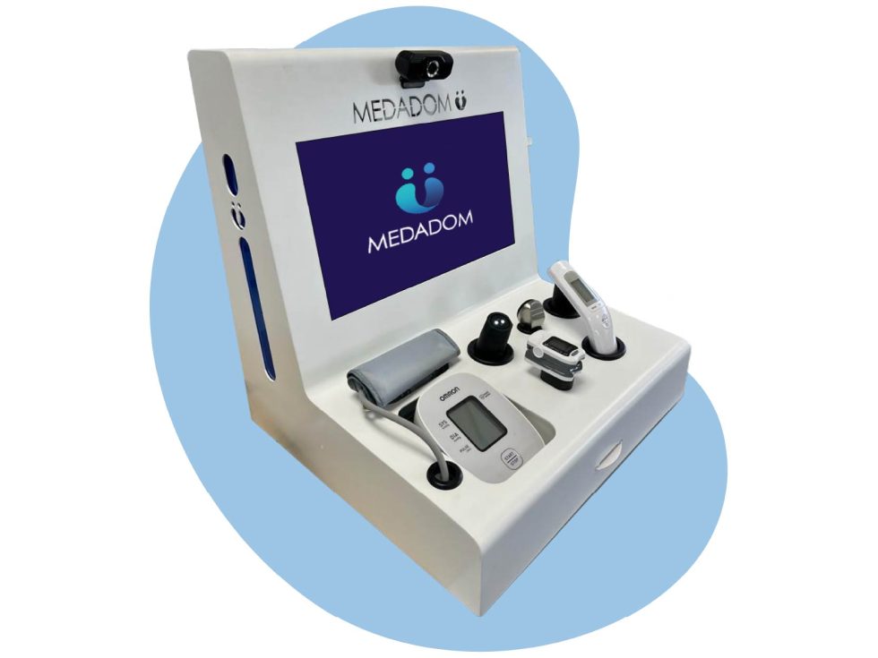 Cabine de téléconsultation Medadom installée à la Pharmacie Naturalya